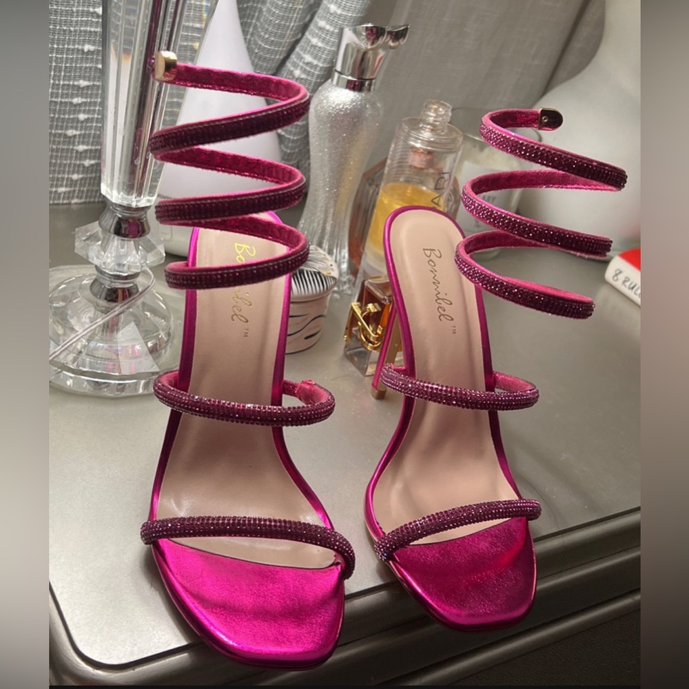 Pink heels never worn